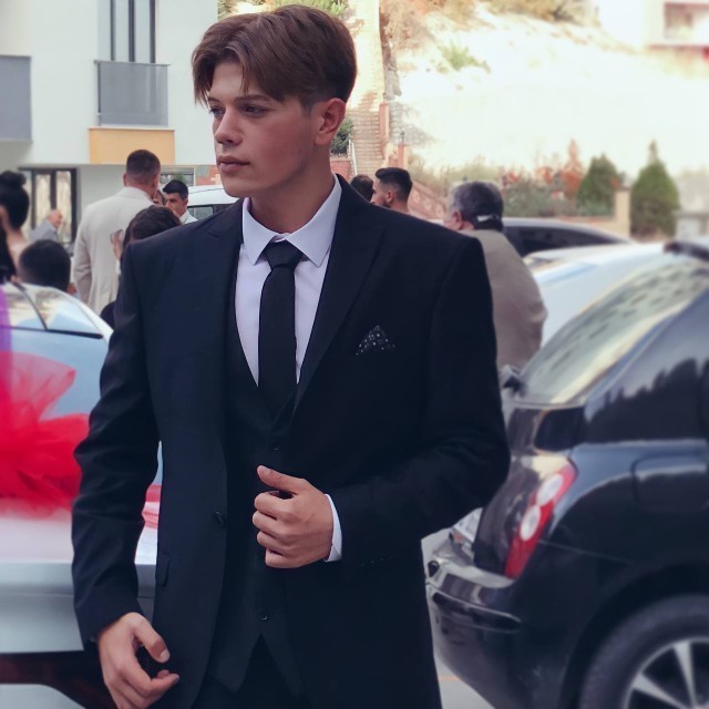 Takım elbisenin bir cazibesi olduğu doğru mu?