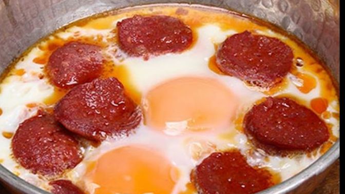 Pastırmalı yumurt mı, sucuklu yumurta mı?