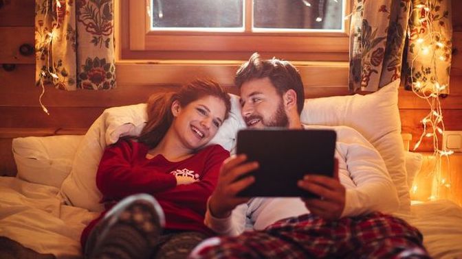 Favori dizimizin yeni bölümünü izlemek için sevgilimi beklememem ihanet sayılır mı?