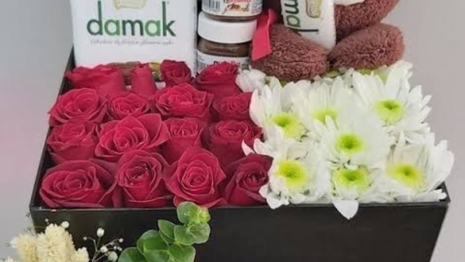 Regl olan sevgiliye çikolata kutusu almak klişe bir hareket midir?