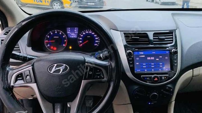 Hyundai Accent Blue nasıl bir araç?