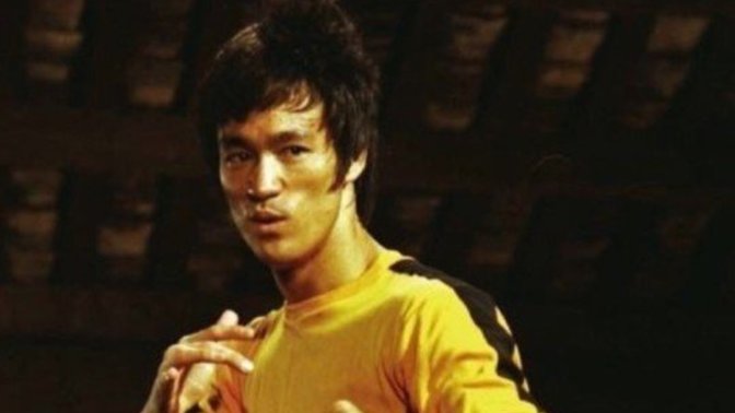 Bruce Lee'den daha iyi dövüştüğünü iddia edebilir misin?
