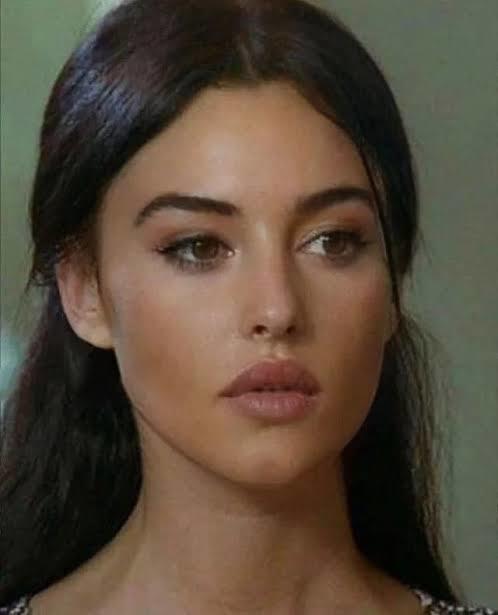 Monica Belluci mi Barbara Palvinmi?