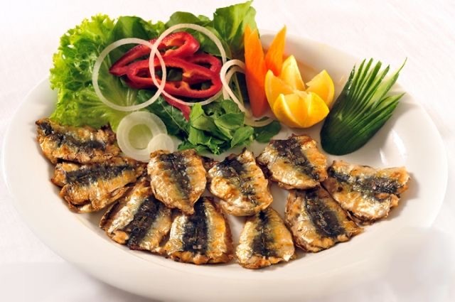 Balık elle mi, çatal-bıçakla mı yenir?