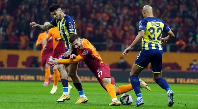 Galatasaray 1 - Fenerbahçe 2! Sarı lacivertliler 90+4te cresponun golüyle kazandı! Maçı nasıl buldunuz?