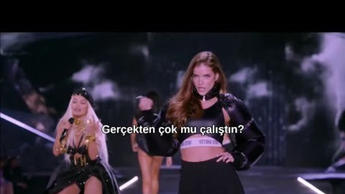 Sırf sevgiliniz sarı saçlılara zaafı var diye , Saçınızı boyatır mısınız?