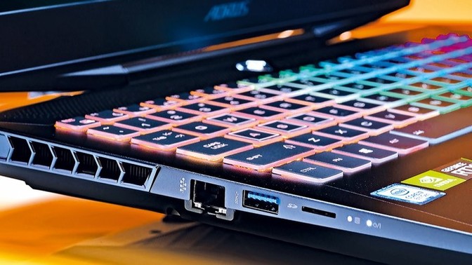 Macbook mu yoksa gaming book mu?
