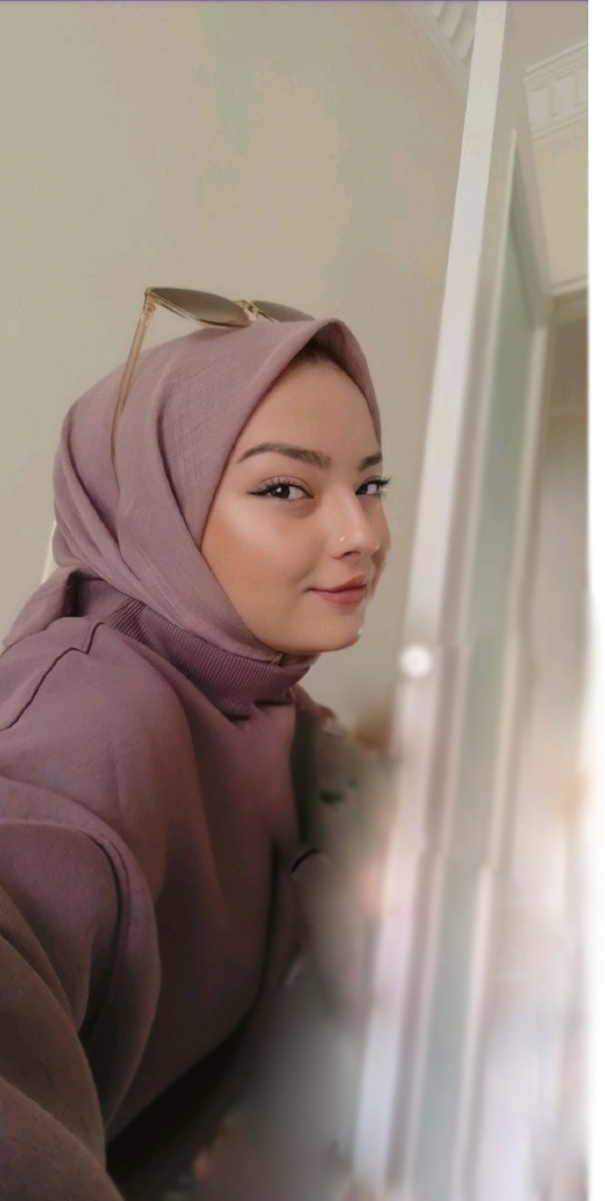 Bu fotoğraftan kardeşimi nasıl silebilirim?