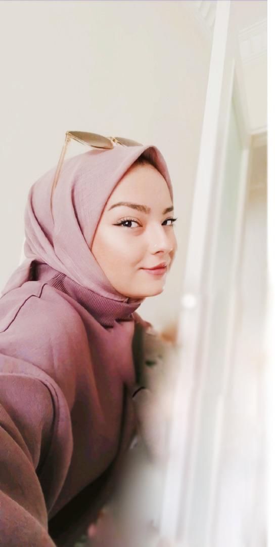 Bu fotoğraftan kardeşimi nasıl silebilirim?