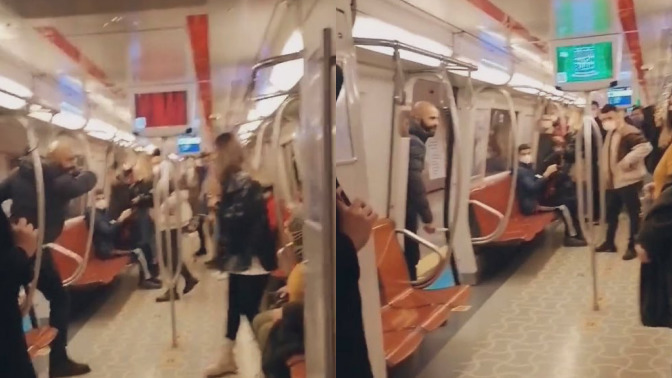 Kadıköy metroda bıçakla kadına saldıran adamın cezası ne olmalı?