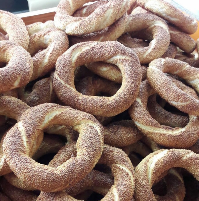 Simite yumurta surulup surulmedigini anlayabilir miyim? kyk yurdundaki simit normal pekmezli simit mi oluyor?