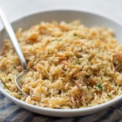Pilavı kaşıkla yemek kabalık mıdır?