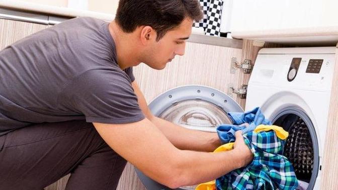 Erkeğin çamaşır yıkaması ayıp mı?