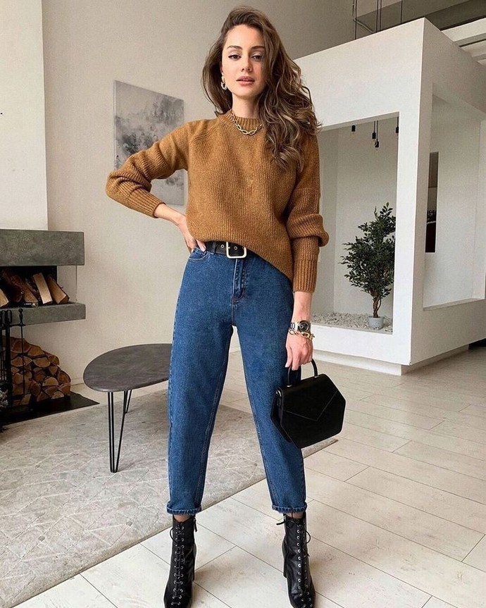 Mom jeans altına kısa çizme-boz önerisi?