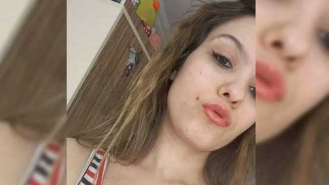 Erkekler, Üç çekici seksi fotoğraf bir arada hangisi daha hoş ve güzel?