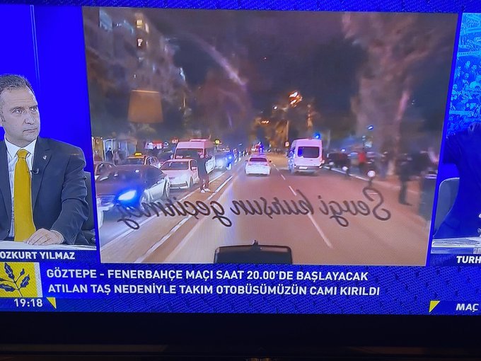 Göztepe maçı öncesi Fenerbahçe otobüsüne saldırı yapıldı , camları kırıldı. Garip değil mi neden her seferinde Fenerbahçe?