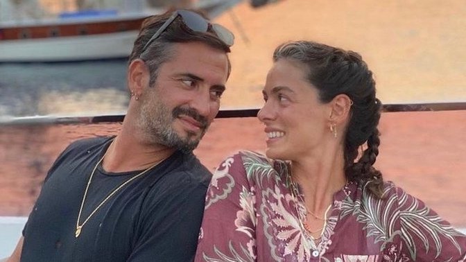 Özge Özpirinçci ve Burak Yamantürk çiftinin kızları dünyaya geldi! Bebeğin ismi henüz belli değilmiş. Sizce bebeğin adı ne olacak?