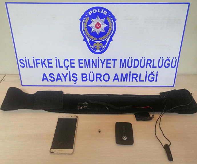 Kopya çekmek için üzerine yerleştirdiği cihazlar