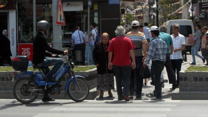 Dün bana motosiklet çarptı. 😔 Ben mi suçluyum o mu?