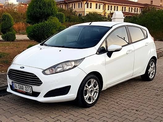 Yakıt cimrisi araba arıyorum, öneriler neler?