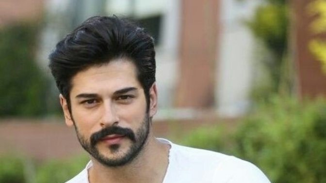 Bıyıklı erkeklerin daha çekici olduğu söyleniyor. Sizce bu doğru mu?