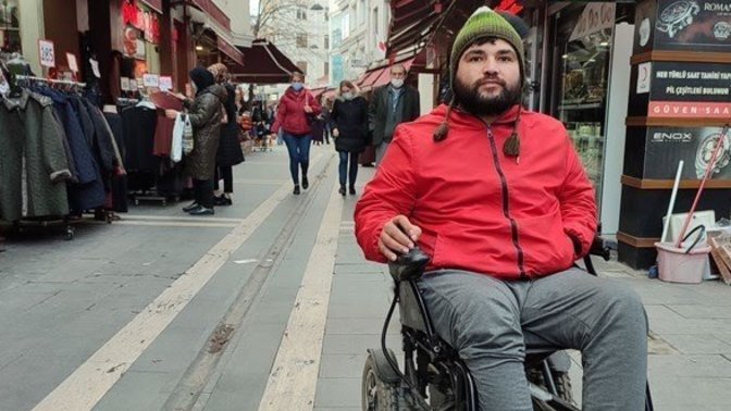 Göbeğindeki sivilceyi sıkan vatandaş omurilik felci geçirdi! Vücudunuzdaki sivilceleri sıkarak patlatır mısınız?