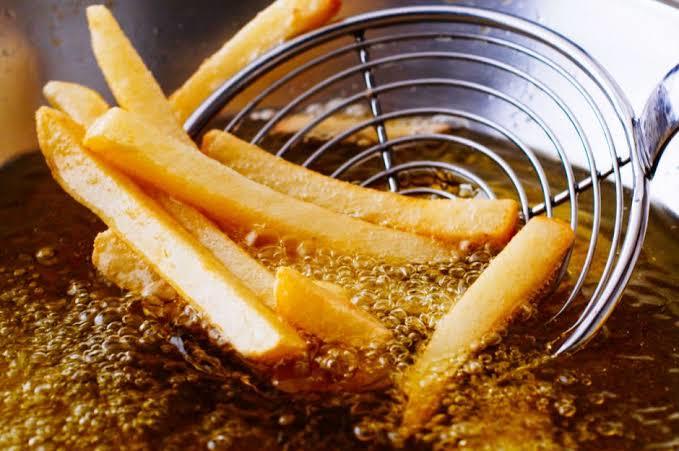 Kızartma yaptıktan sonra kızartma yağını tekrar tekrar kullanır mısınız?