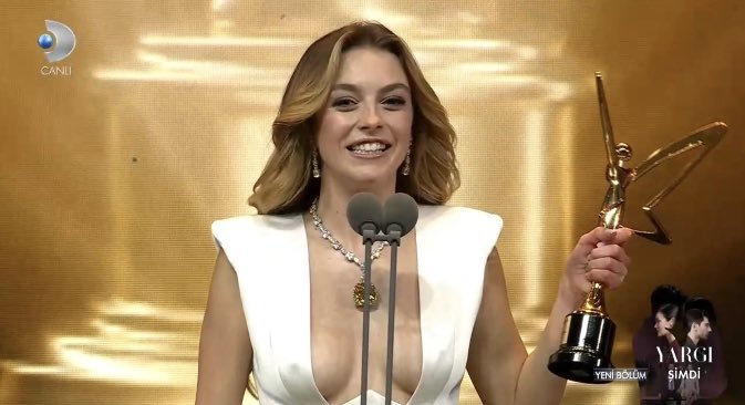 Melis Sezen’in Pantene Altın Kelebek konuşması olay oldu. Sizce ödülü hak etti mi?