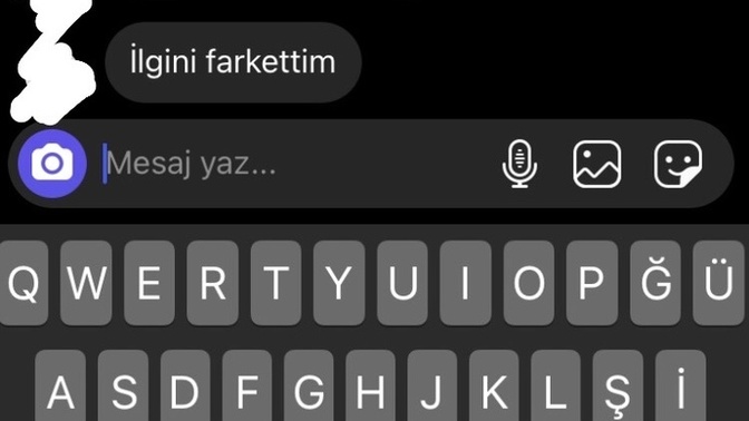 Üniversite hocasına aşık olanınız var mı?