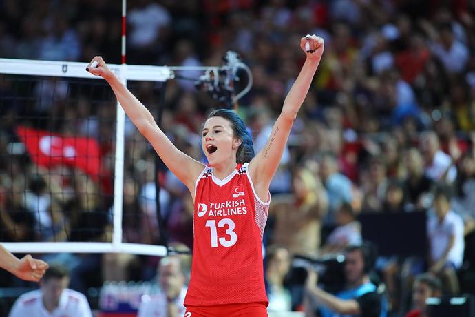2021 yılının en çok sevilen voleybolcusu sizce hangisiydi?