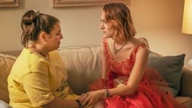 Annem evleneceğim için çok üzülüyor. Ne yapacağım?