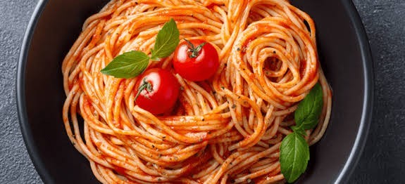 Domates soslu spagetti