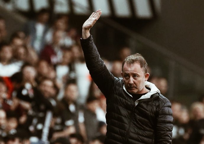 Fenerbahçenin ardından Beşiktaş Şampiyonlar Liginde 0 çeken 2. Türk takımı oldu! Sizce Beşiktaş toplayabilecek mi?