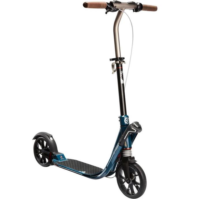 Elektrikli scooterlar sinirlerimi bozuyor. Siz ne düşünüyorsunuz, elektrikli scooter kullanılmalı mı?