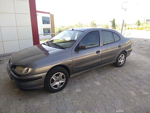 Sizce 1990 ve 2000   arası olan en iyi araba hangisi ?