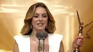 Melis sezen bana çok itici geliyor ya size?