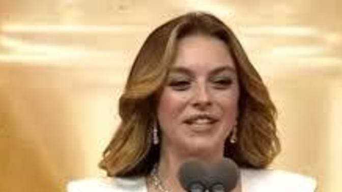 Melis sezen bana çok itici geliyor ya size?