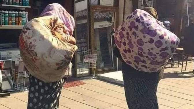 Kargo ve kapıda ödeme olmayan yıllardaki bohçacı kadınlara denk geldiniz mi?