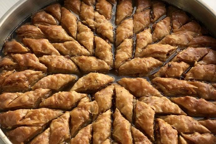 Şerbetli tatlıların yıldızı: Baklava! Peki size göre baklava fıstıklı mı, yoksa cevizli mi daha lezzetli?