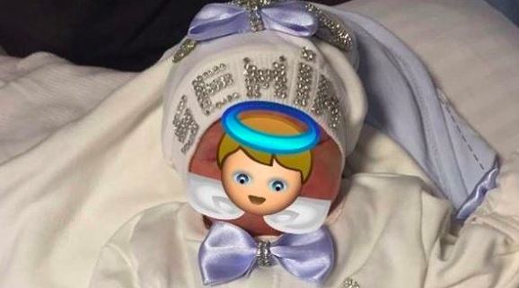 Yüzüne emoji koyacaklarsa neden bebeklerin fotoğraflarını paylaşıyorlar?