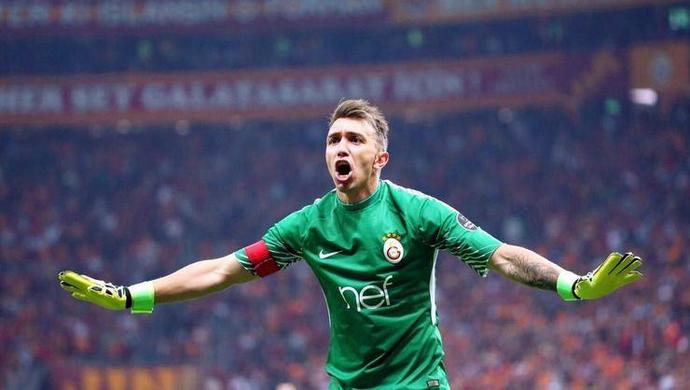 Galatasarayda Muslera sakatlandı, Sivas deplasmanından galibiyet çıkmadı! Galatasarayın sonu ne olacak?