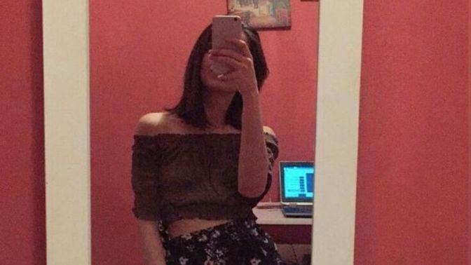Bu bluz eteğin üzerine güzel olmuş mu?
