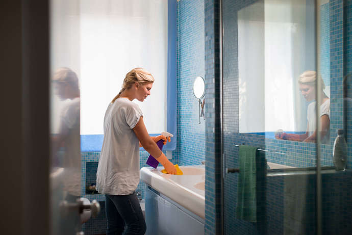 Banyo kireçleriyle uğraşırken hayatı sorguluyor musunuz?