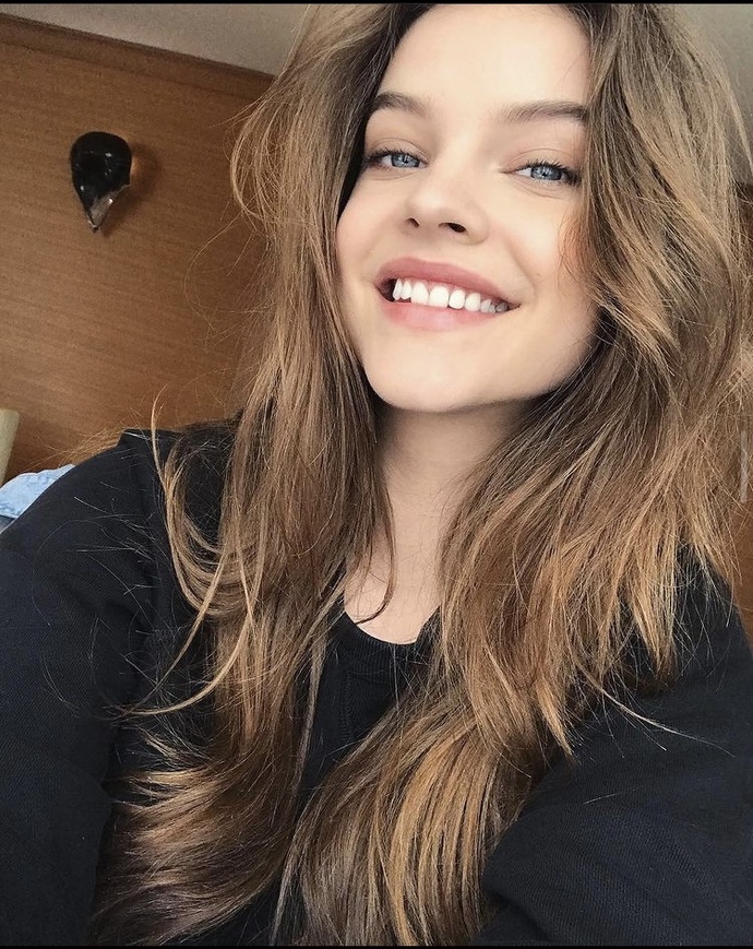 Barbara Palvin mi? yoksa Amanda Cerny mi? hangisi daha güzel?