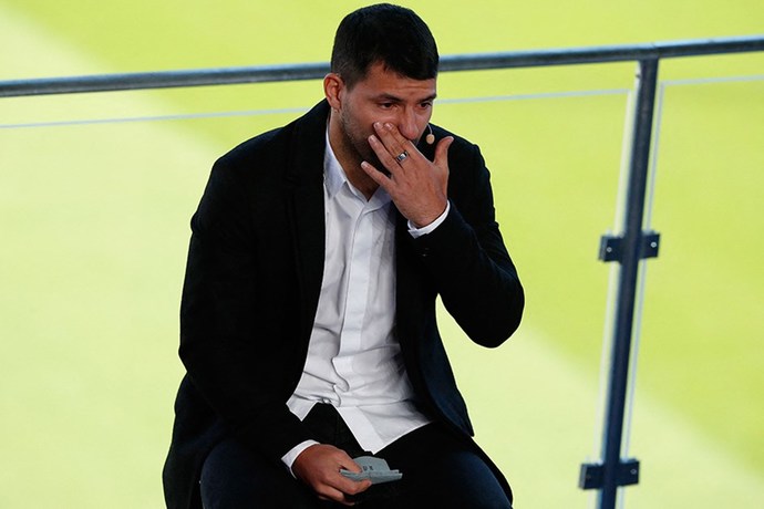 Sergio Agüero, yaşadığı kalp rahatsızlığı nedeniyle 33 yaşında futbolu bıraktı! Agüeronun futbolculuğu hakkında ne düşünüyorsunuz?