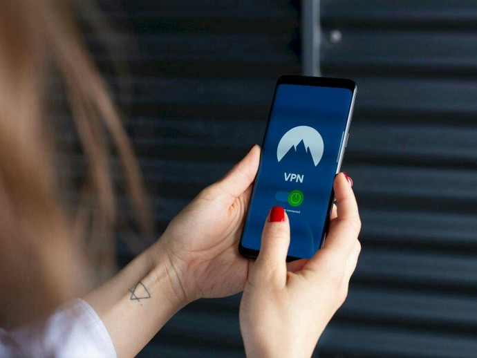 Google Play Store'da "Cihazınız bu sürümle uyumlu değil hatası" nasıl çözülür?