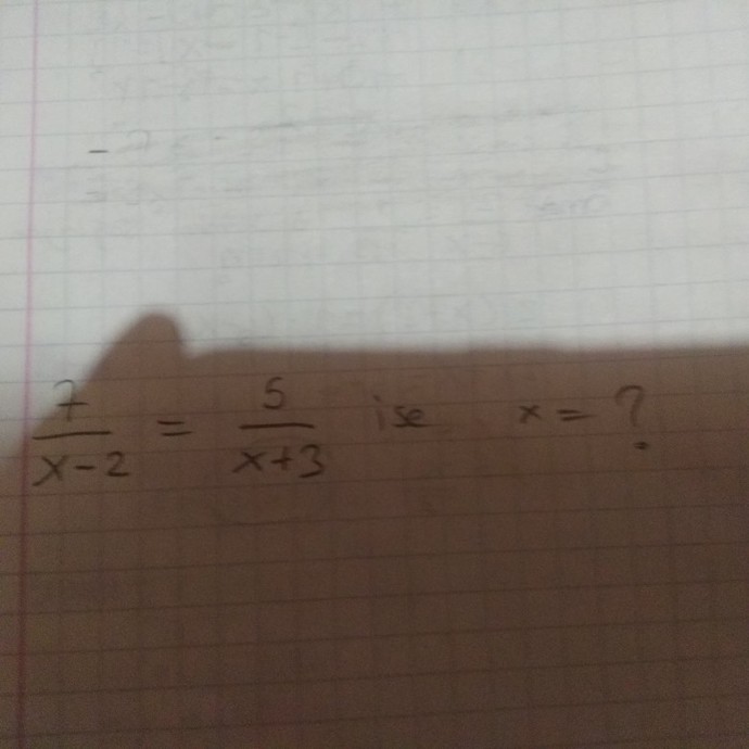 Arkadaşlar bu soruları çözüp çözümlerini atabilirsiniz acil?