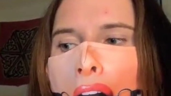 Hala maske takıyor musunuz?