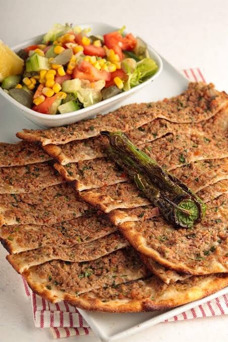 Pide mi lahmacun mu deseler hangisini seçersin ?