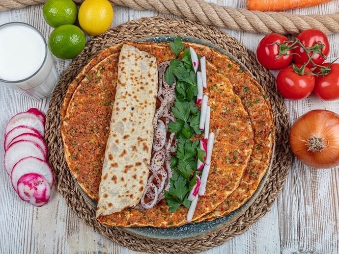 Pide mi lahmacun mu deseler hangisini seçersin ?